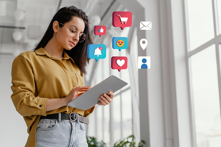 Informatik und Medien Kurse: Social Media Management Informatik und Medien Kurse: